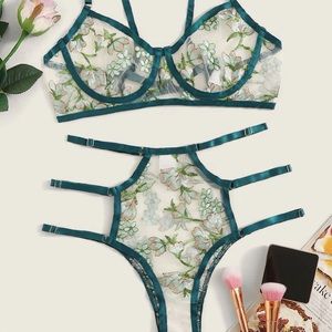 BNWOT SEXY SHEIN STRAPPY MESH LINGERIE SET SIZE MEDIUM